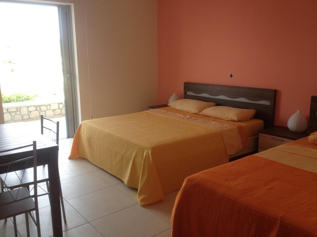 Riviera Rooms Химара Номер фото