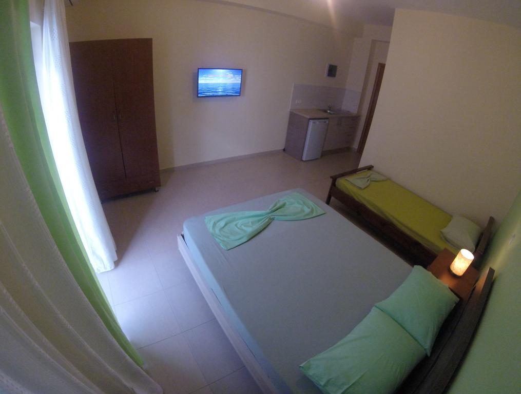 Riviera Rooms Химара Экстерьер фото