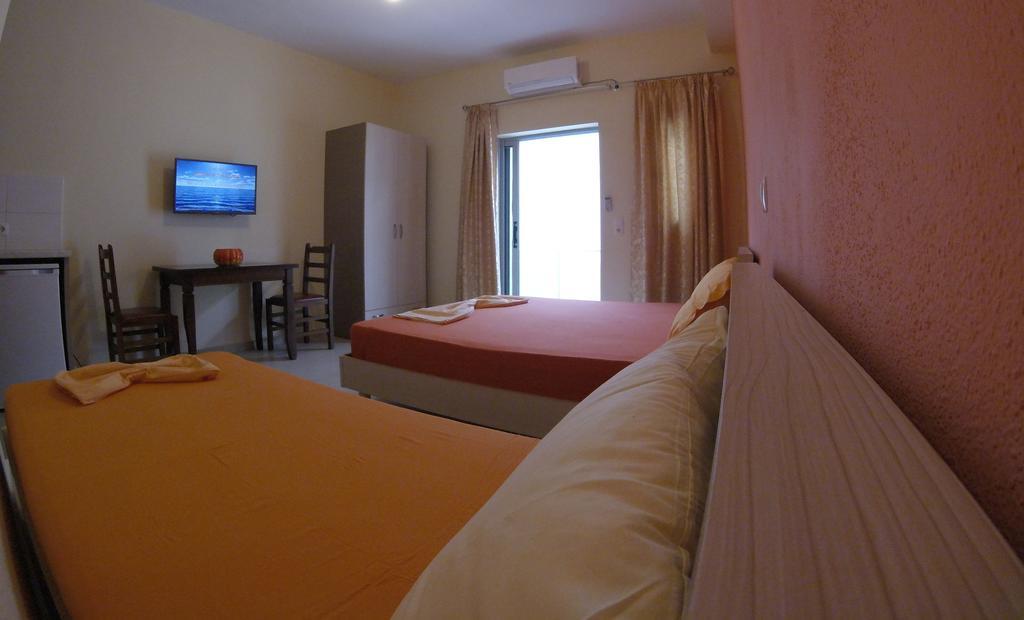 Riviera Rooms Химара Экстерьер фото