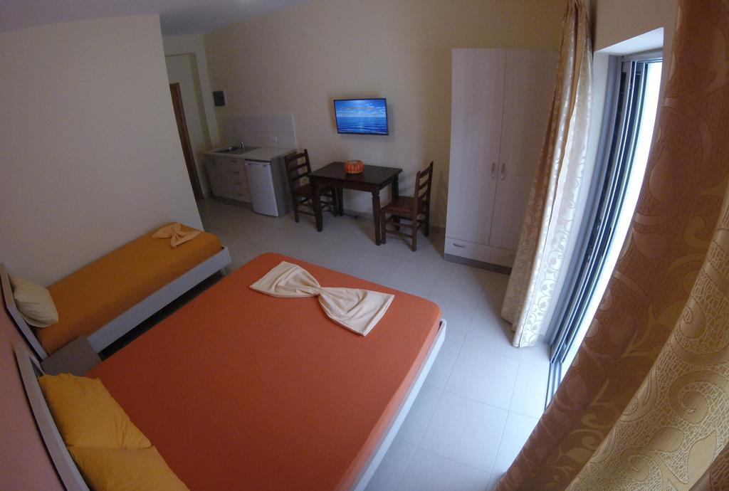 Riviera Rooms Химара Экстерьер фото