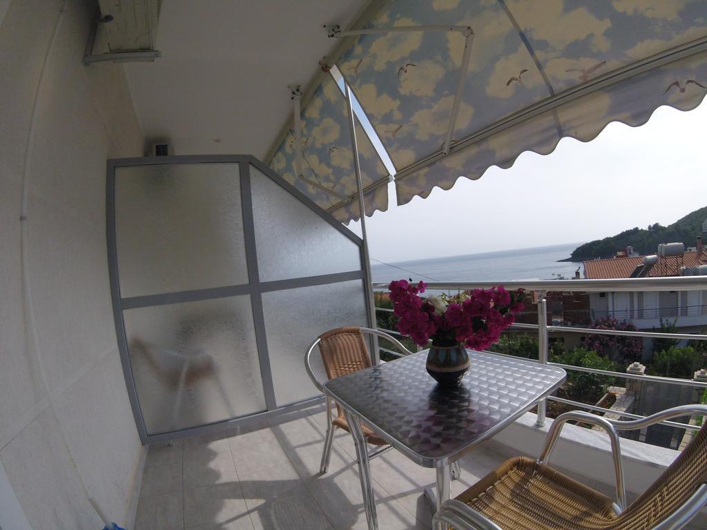 Riviera Rooms Химара Экстерьер фото