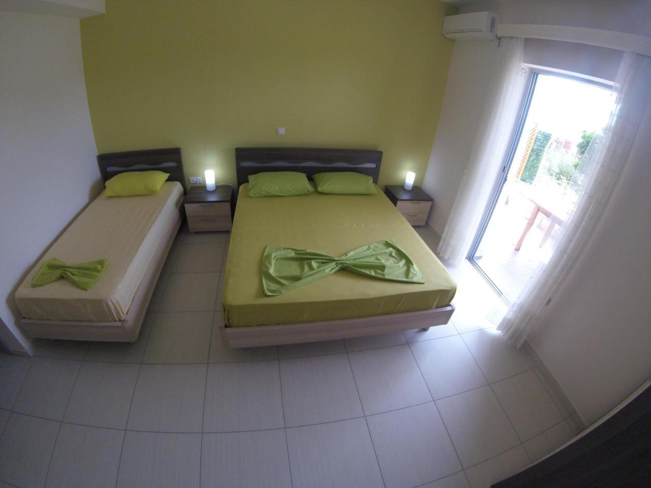 Riviera Rooms Химара Экстерьер фото