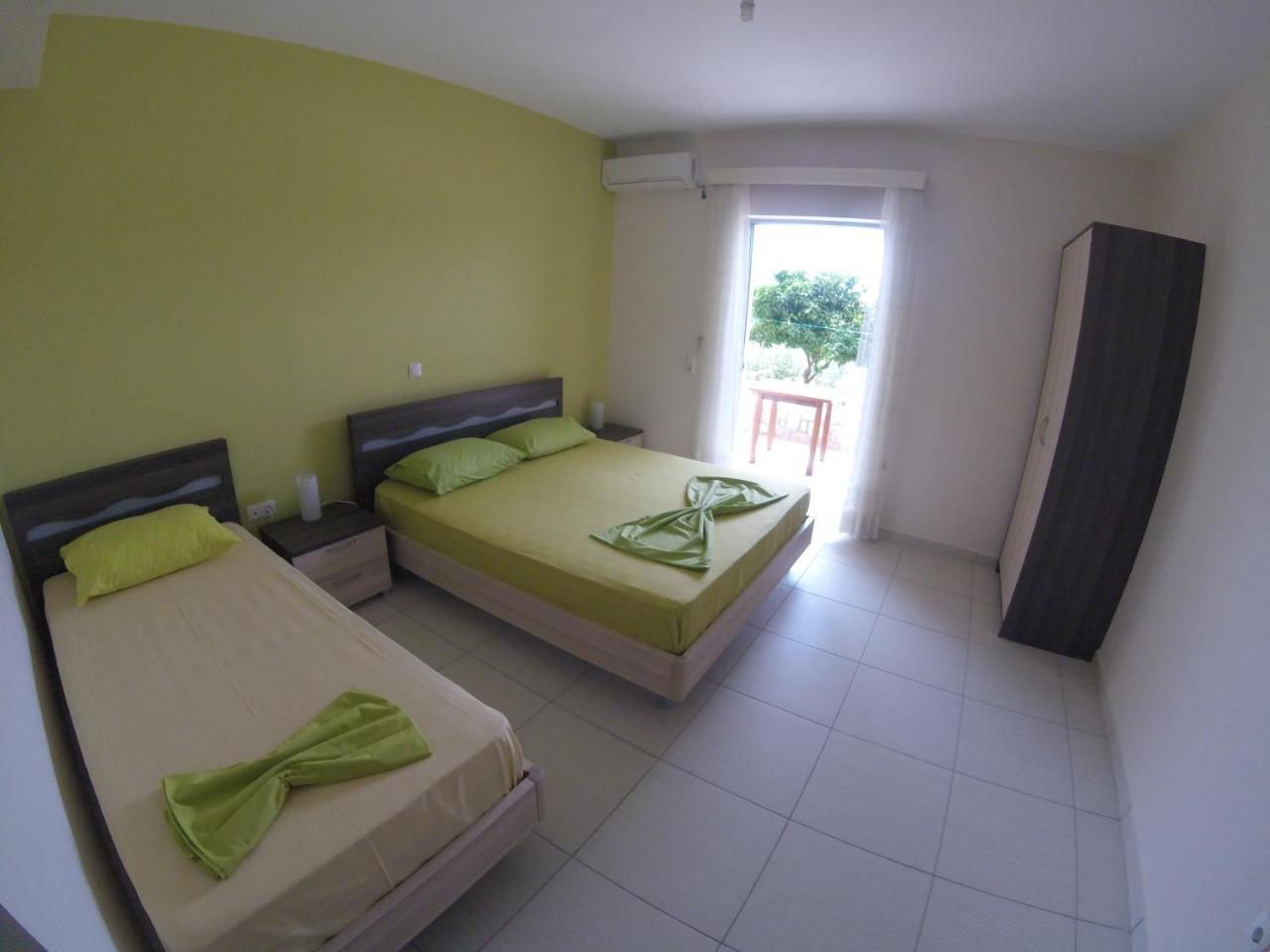 Riviera Rooms Химара Экстерьер фото